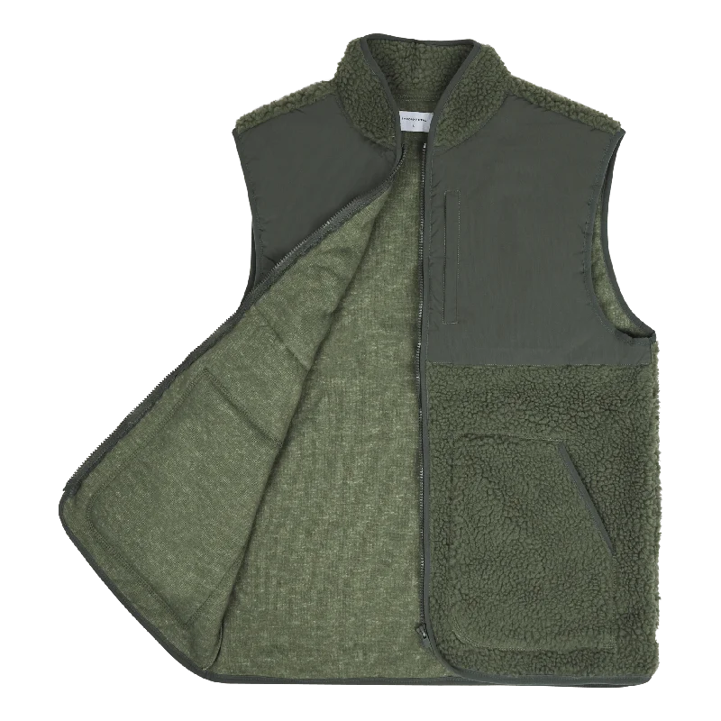 studio-total-recycled-pile-vest-forest