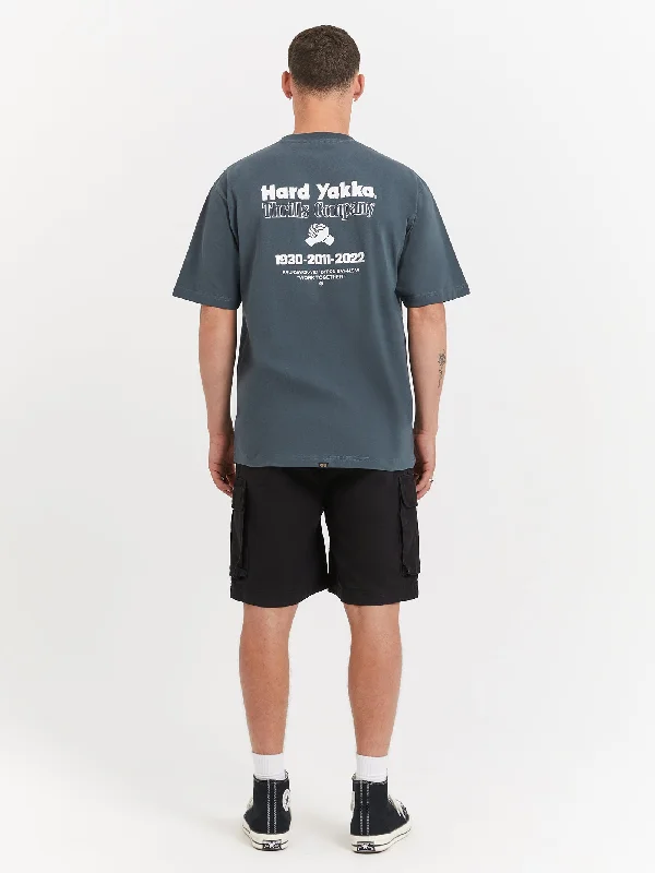 century-slacker-cargo-shorts-in-black