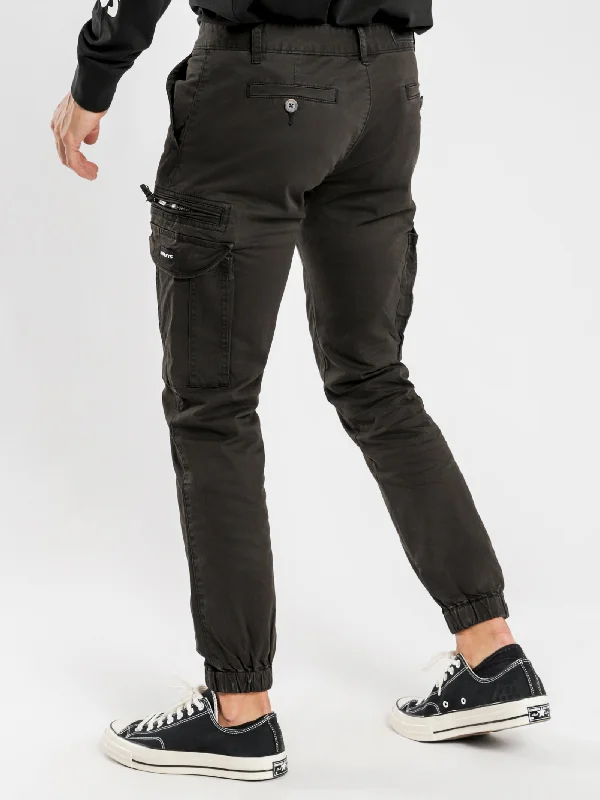 eagle-cargo-pants-in-black