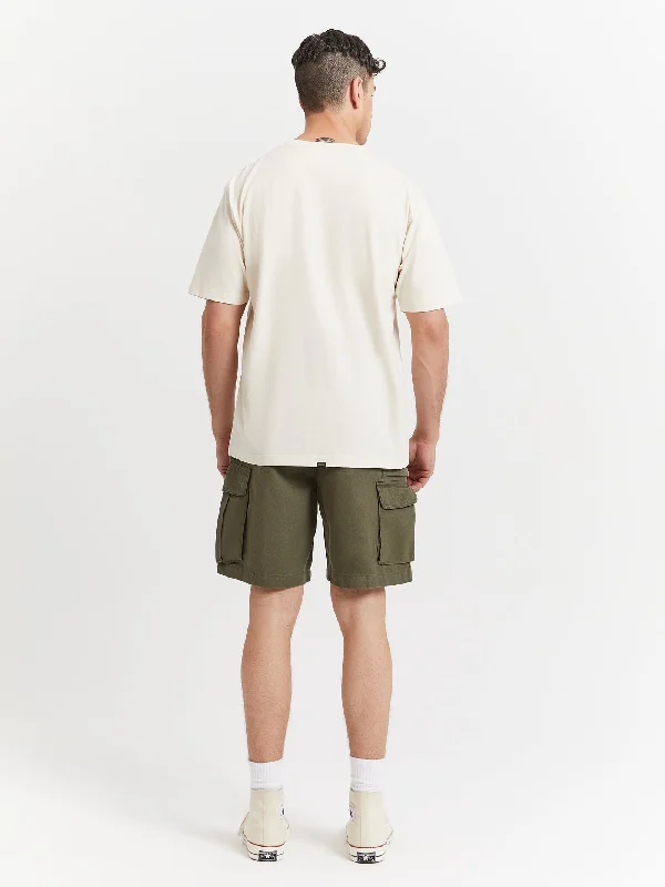 hard-yakka-slacker-cargo-shorts-in-army-green