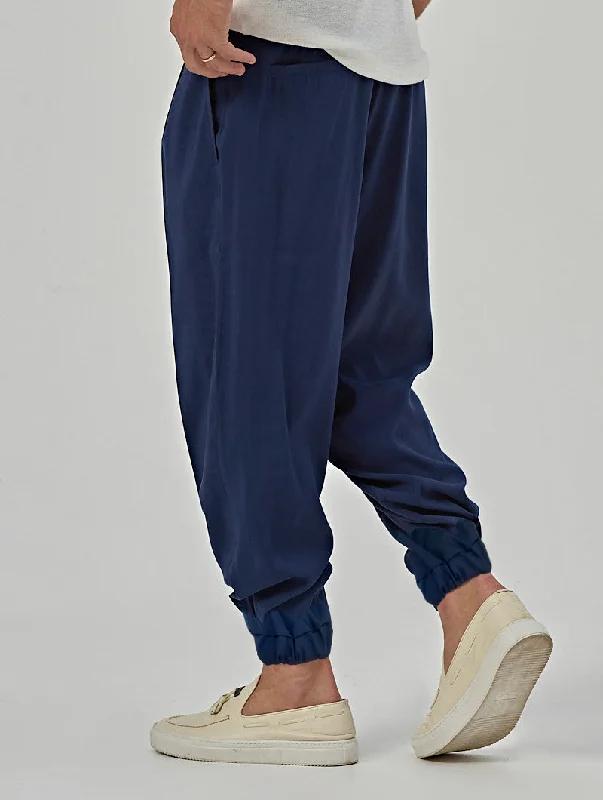 marcus-casual-pants-in-blue-navy