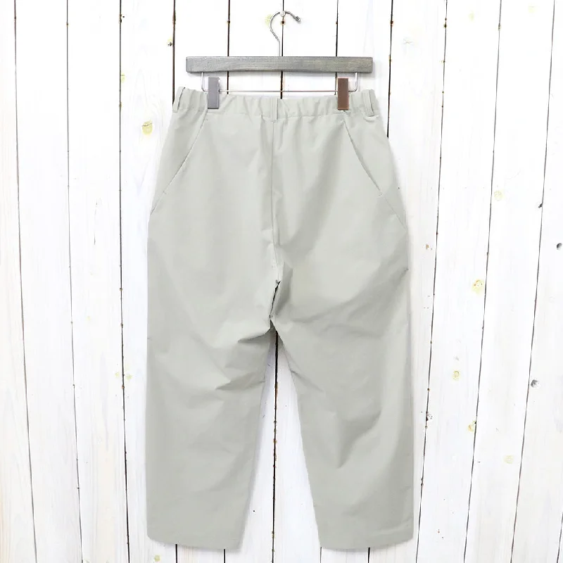 goldwin-one-tuck-tapered-light-pants-オークベージュ