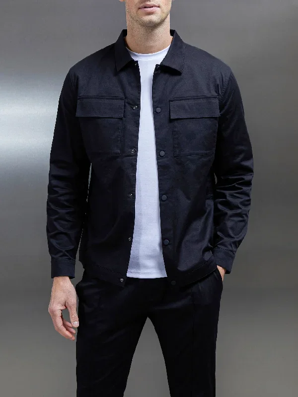 Essential Overshirt in Black