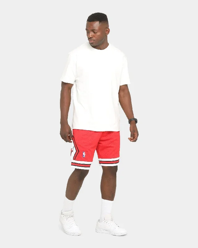 mitchell-ness-chicago-bulls-swingman-shorts-red-mens