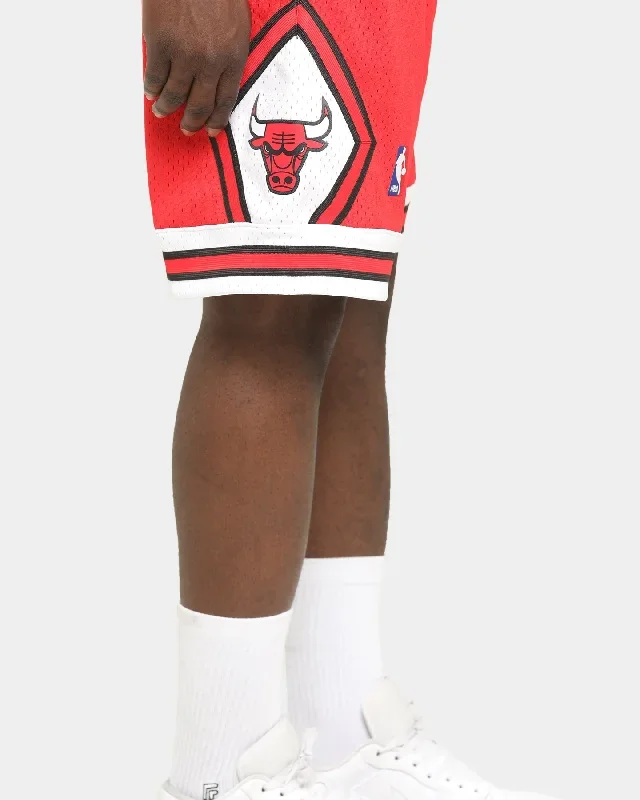 mitchell-ness-chicago-bulls-swingman-shorts-red-mens