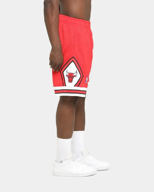 mitchell-ness-chicago-bulls-swingman-shorts-red-mens