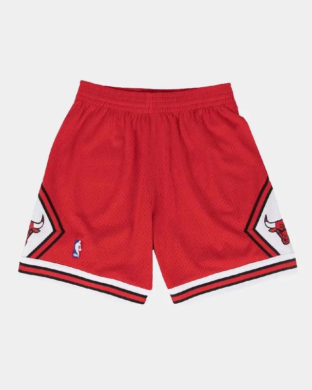 mitchell-ness-chicago-bulls-swingman-shorts-red-mens