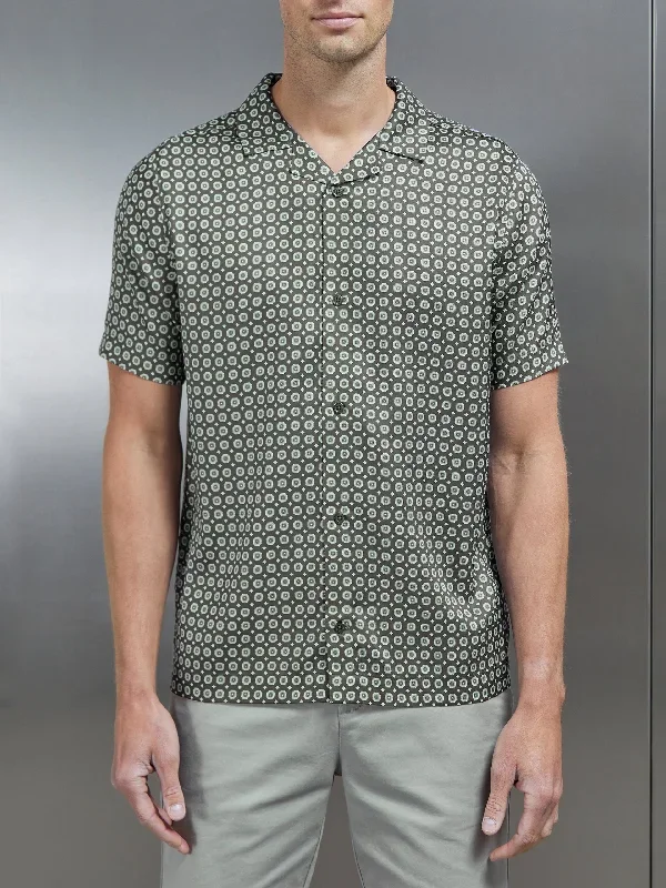 Printed Revere Resort Shirt in Olive