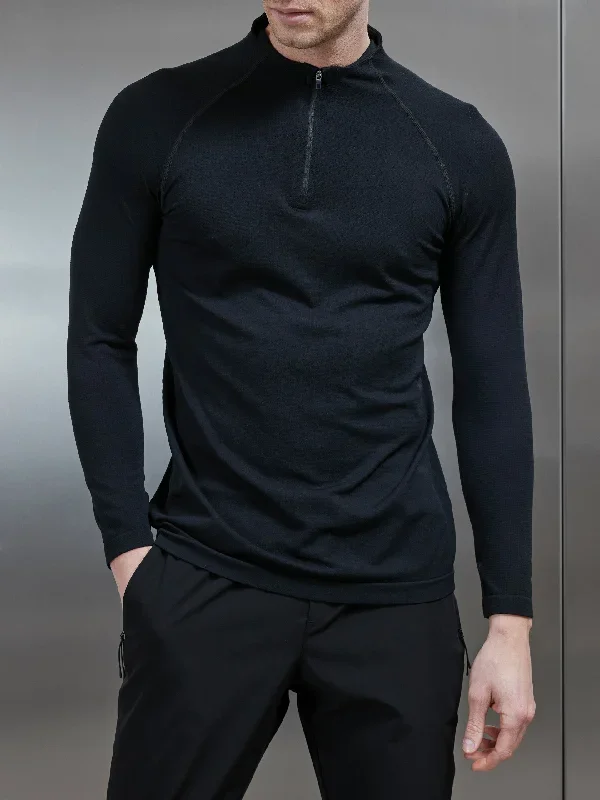 Seamless Performance Quarter Zip in Black